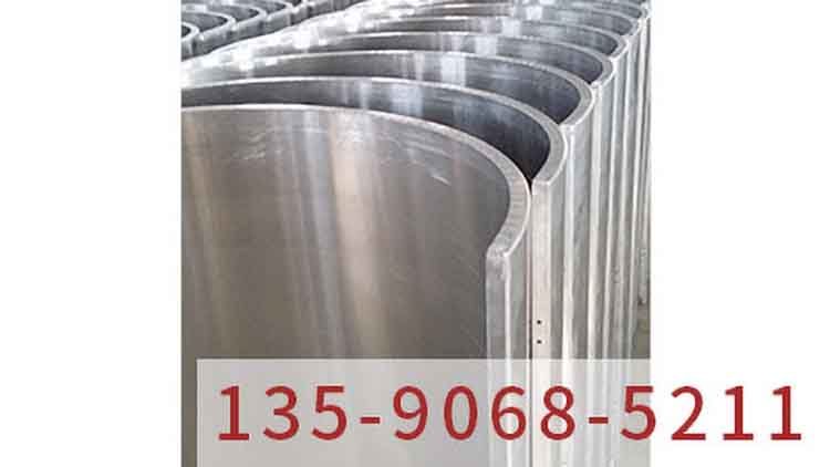 氟碳鋁單板廠家之木紋鋁單板具有獨特外觀和廣泛應用的建筑裝